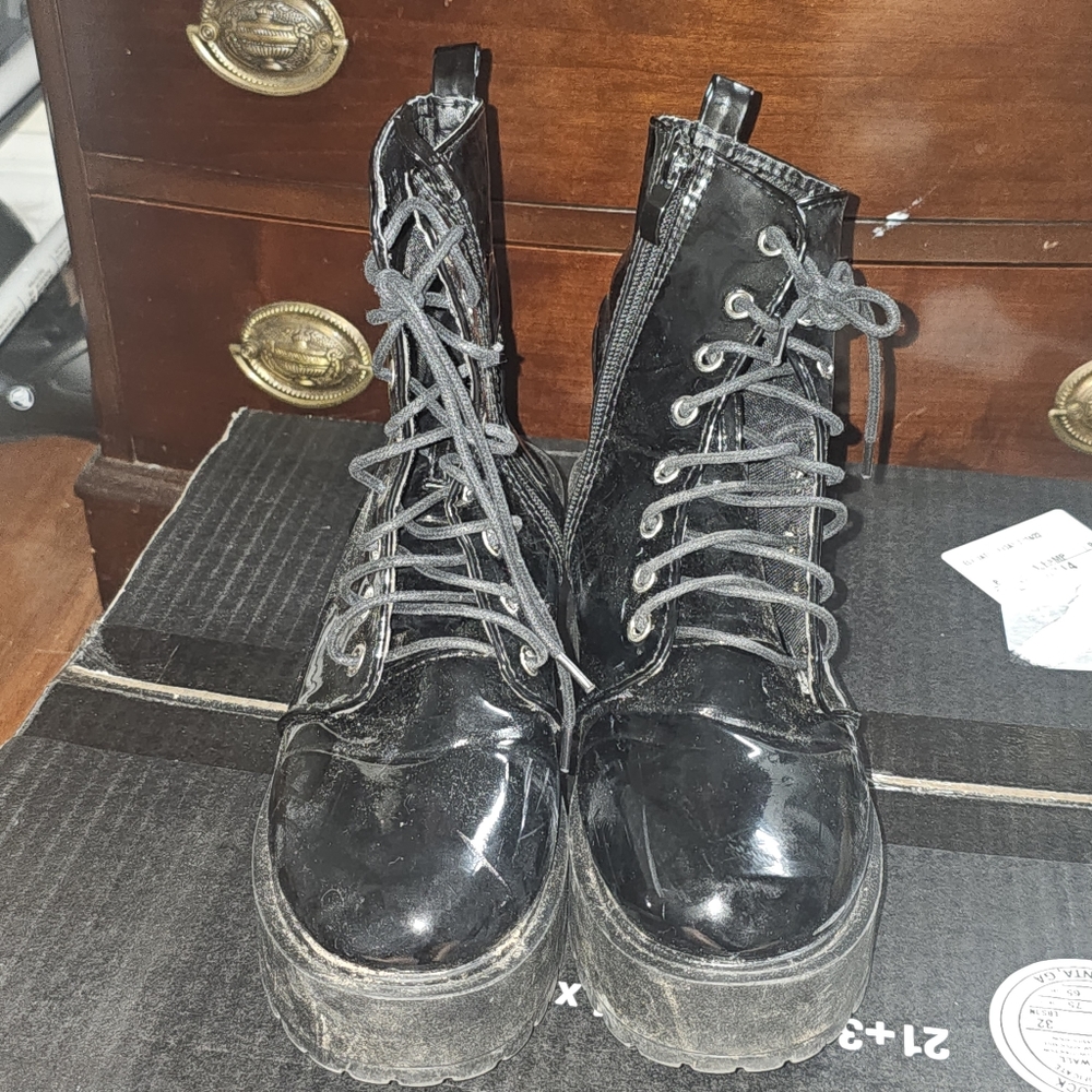 Boots - Picture 2 of 3